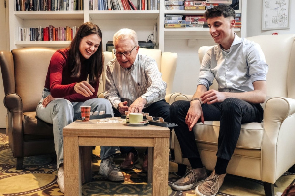 Intergenerationeel wonen, een verrijking voor jong en oud