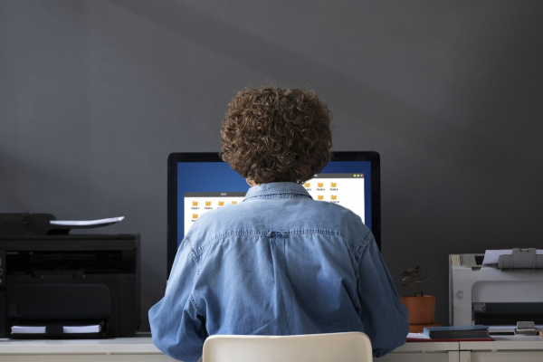 Achter het scherm vandaan: de menselijke maat in gemeentebeleid  